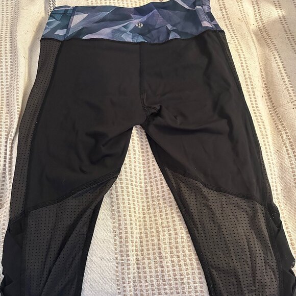 lululemon athletica Pants - Lululemon Black Athletic Crops Mesh Wrap Detail Blue Waistband